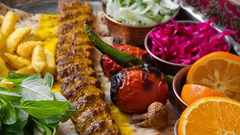 Kebab kobideh (shishkebab), gott och populärt